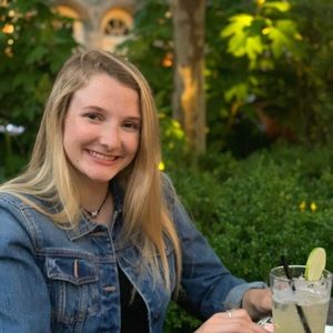 Meet your Posher, Ava